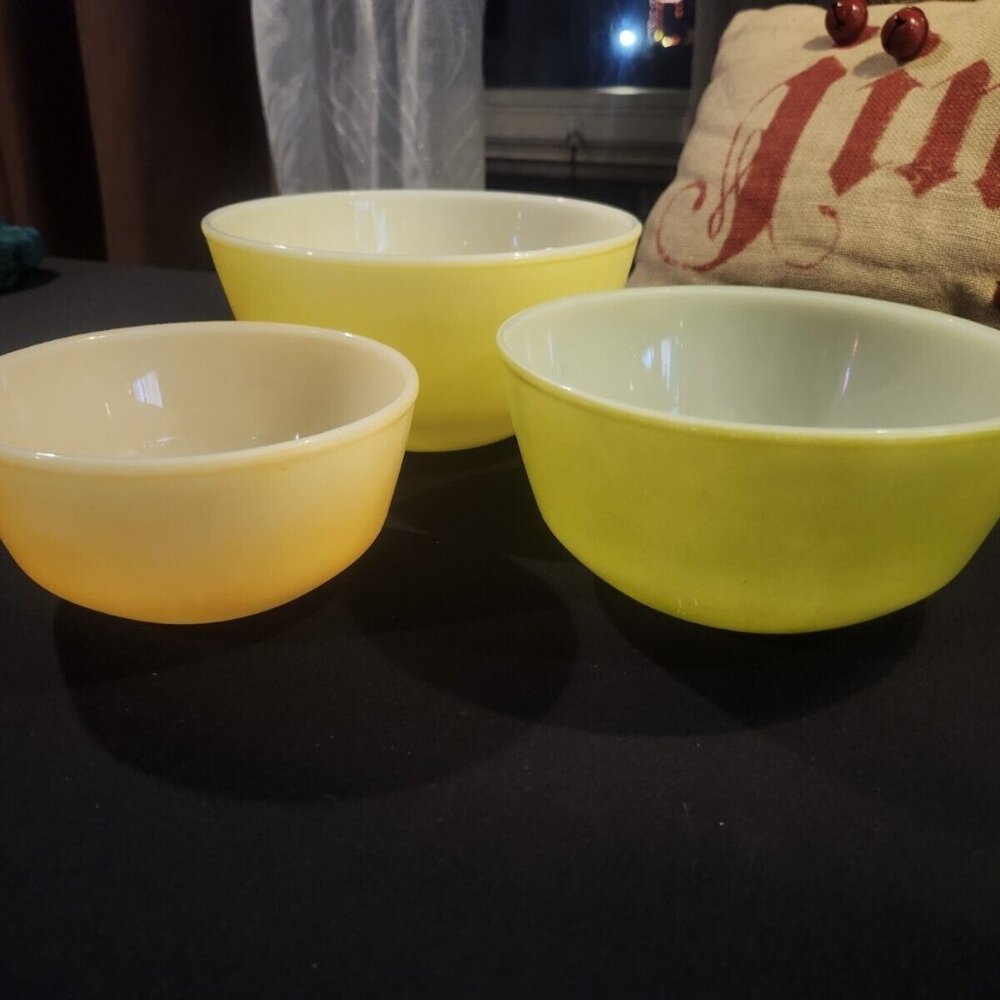Vintage FireKing Anchor Hocking Primary Colors Nesting Bowls Set Of 3 6" 7" 8.5"